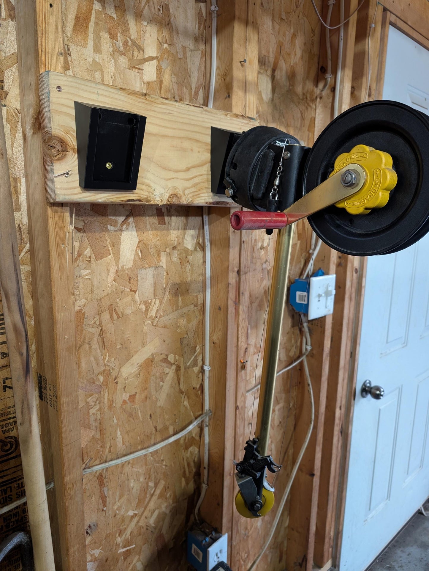 Downrigger Hanger for Track Systems