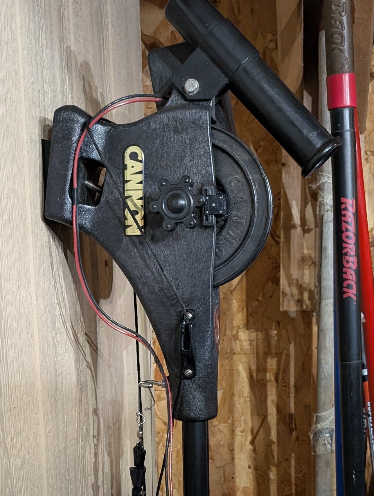 Cannon Downrigger Hanger for Older Tab Lock Bases