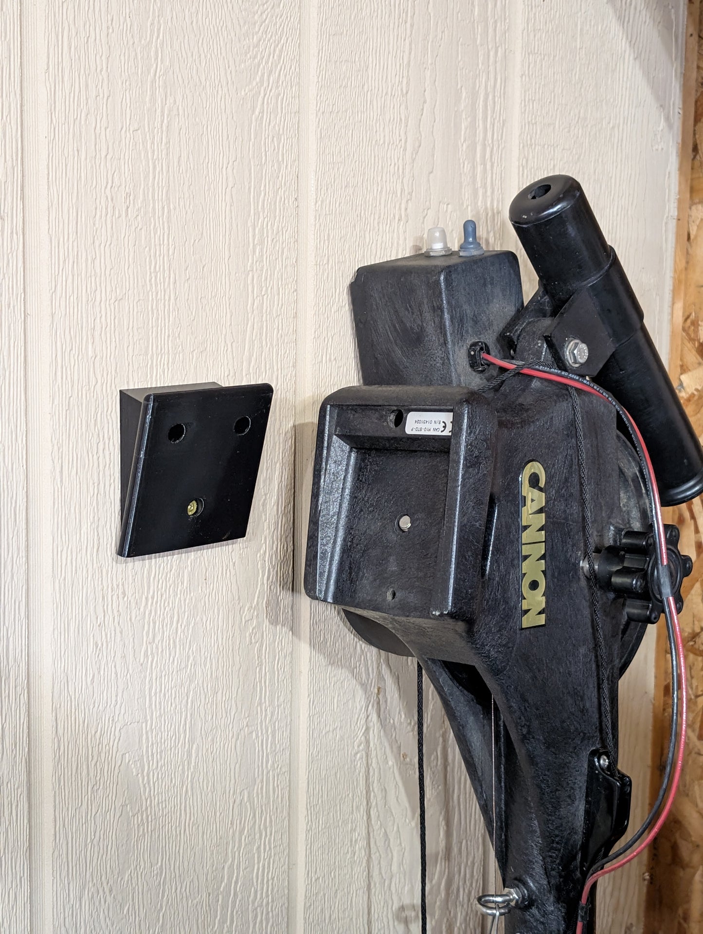 Cannon Downrigger Hanger for Older Tab Lock Bases